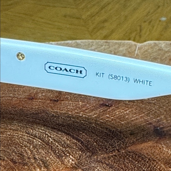 COACH KIT WHITE SUNGLASSES WITH OP ART HARD SHELL CASE - Picture 6 of 14